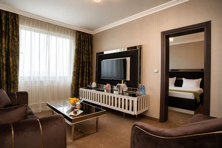 Astoria Grand Hotel