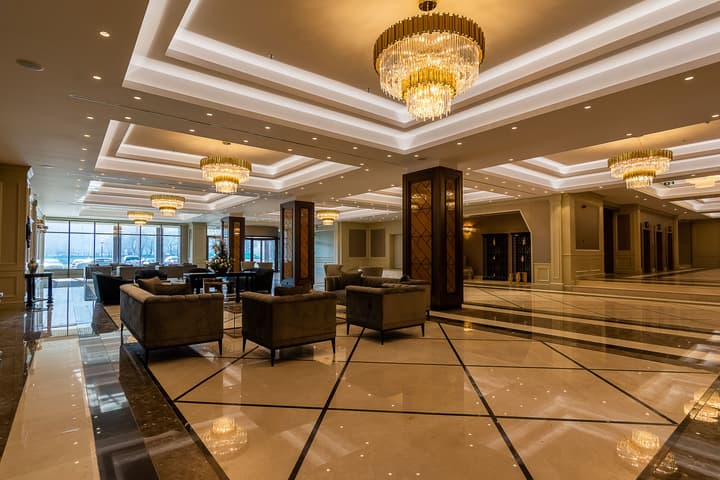 Astoria Grand Hotel