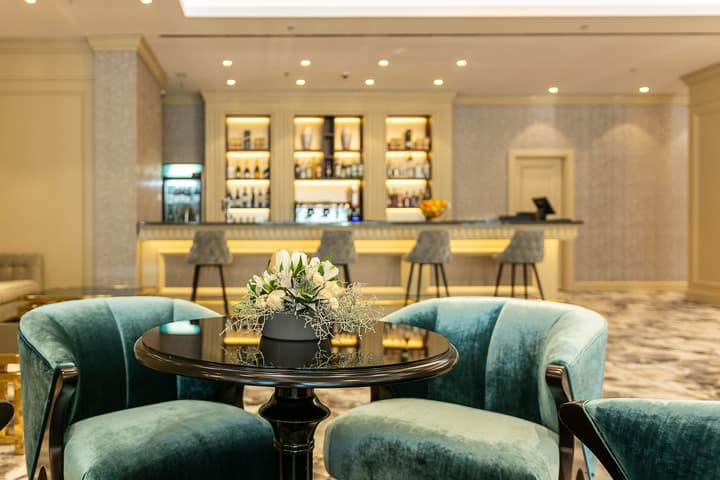Astoria Grand Hotel