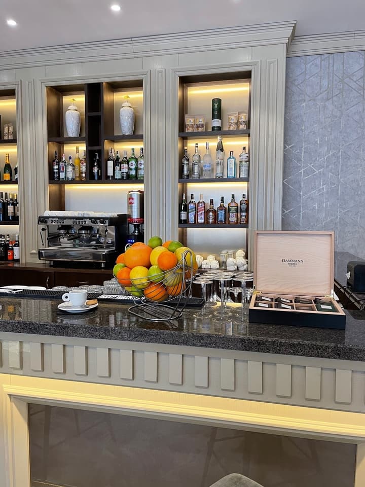 Astoria Grand Hotel