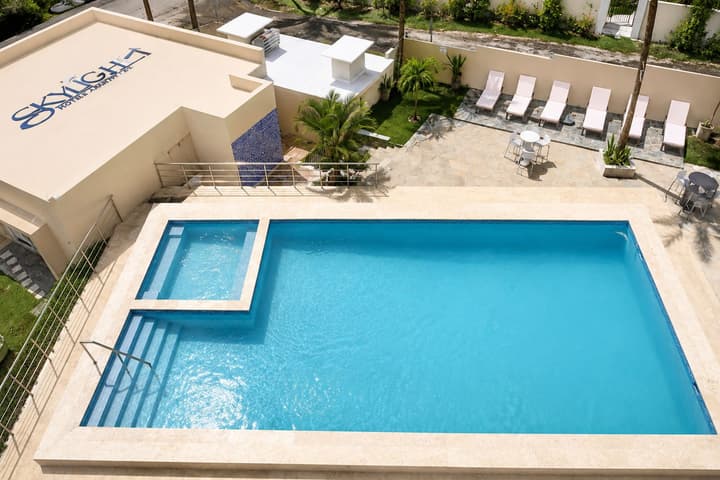 Skylight Suites Restaurant Bar