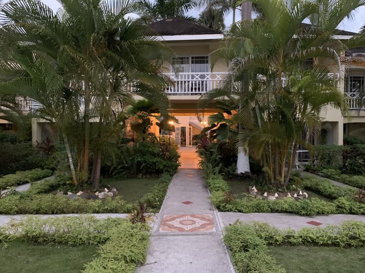 Comfy Stay In Jamaica -enjoy 7 Miles Of White Sand Beach! 2 Bedroom Villa by RedAwning