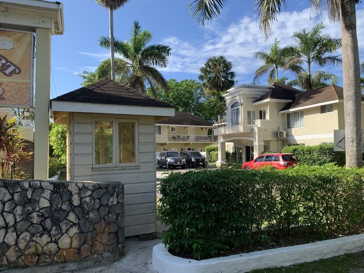 Comfy Stay In Jamaica -enjoy 7 Miles Of White Sand Beach! 2 Bedroom Villa by RedAwning