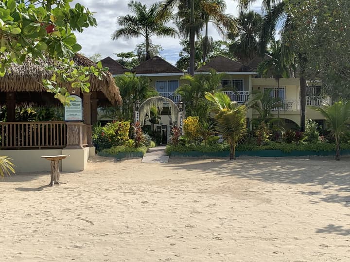 Relax In Jamaica - Enjoy 7 Miles Of White Sand Beach! 1 Bedroom Villa by RedAwning
