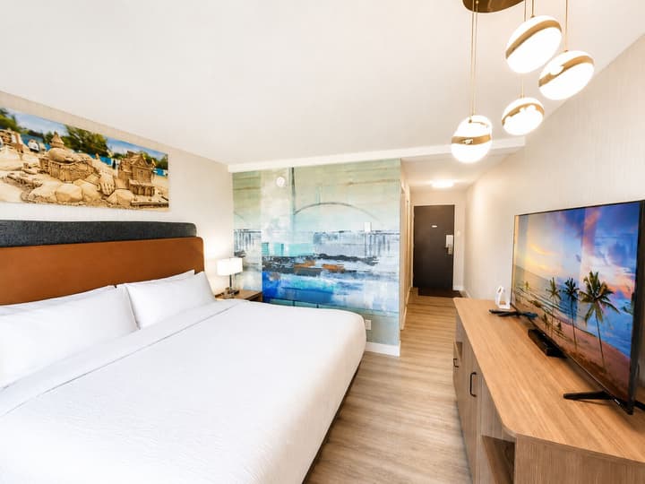 Sea Edge Beachside Hotel