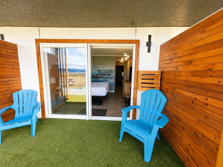 Sea Edge Beachside Hotel