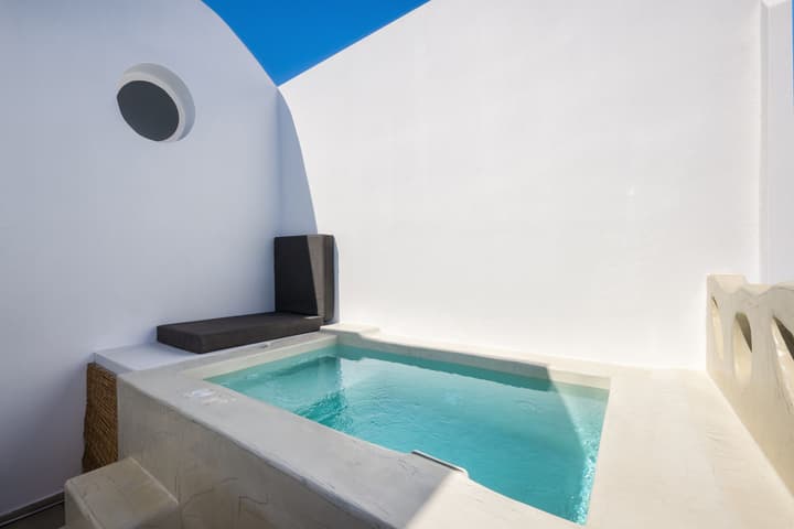 Aelia Luxury Suites