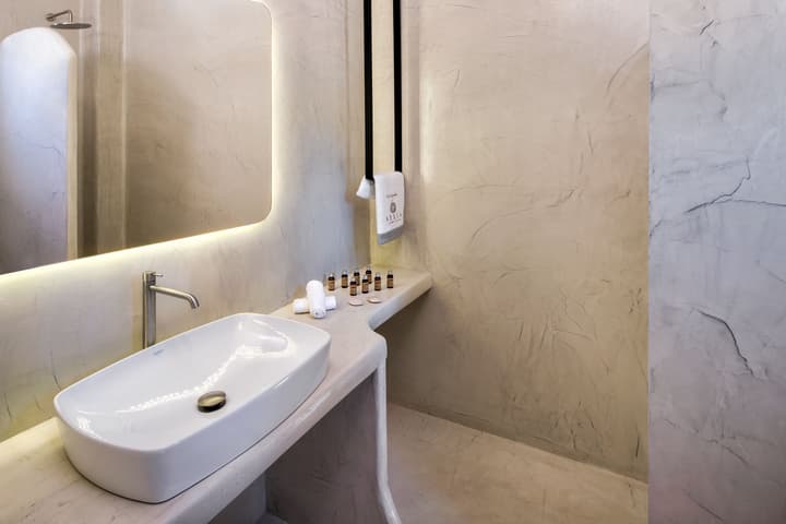 Aelia Luxury Suites