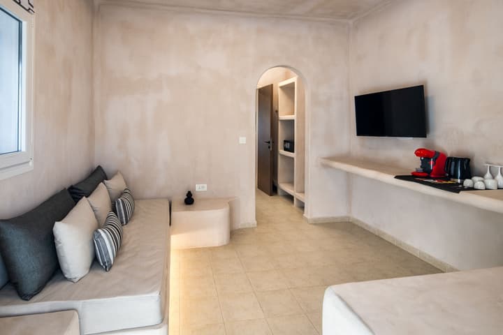 Aelia Luxury Suites