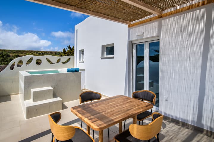 Aelia Luxury Suites