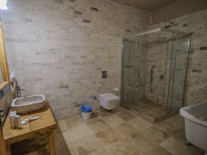 Kalsedon Cave Suites