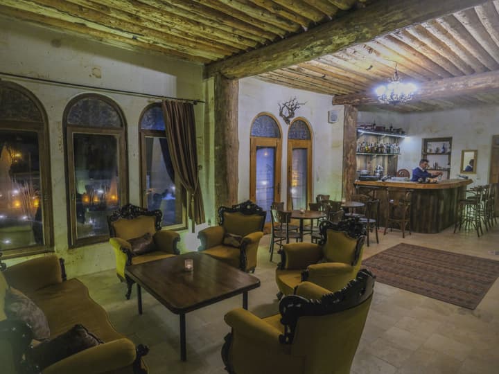 Kalsedon Cave Suites