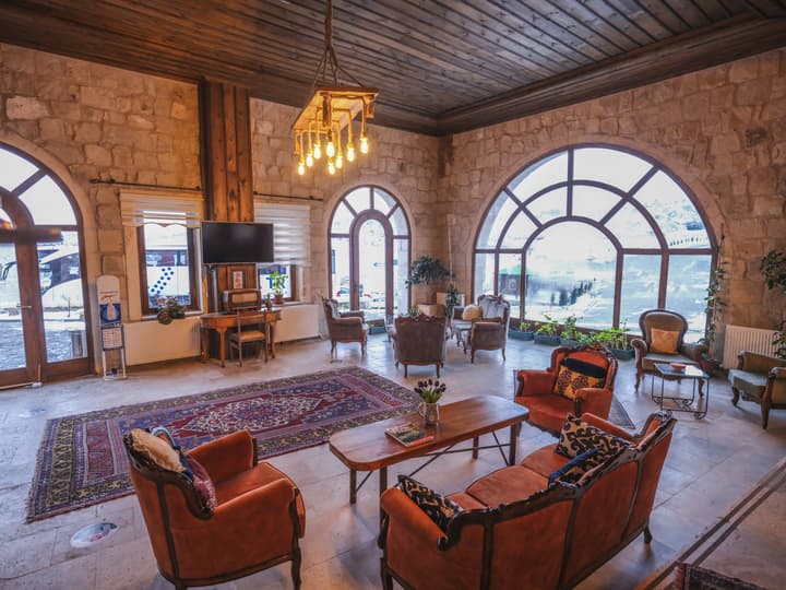 Kalsedon Cave Suites