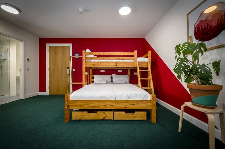 Loch Ness Bunk Inn
