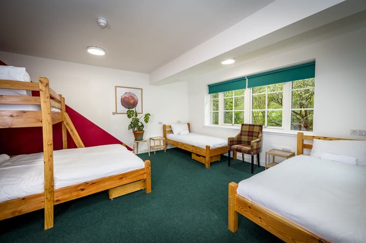 Loch Ness Bunk Inn