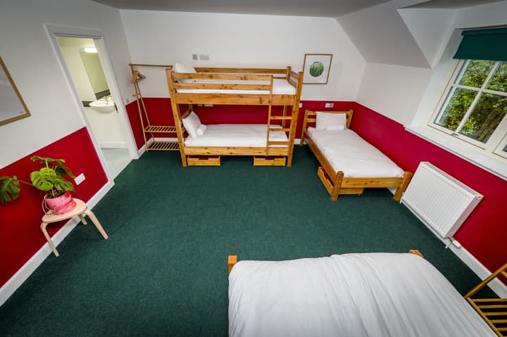 Loch Ness Bunk Inn