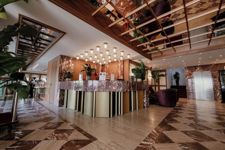 Flower Hotels & Resorts