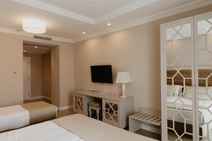 Flower Hotels & Resorts