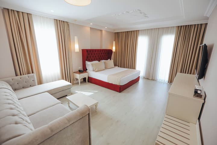 Flower Hotels & Resorts