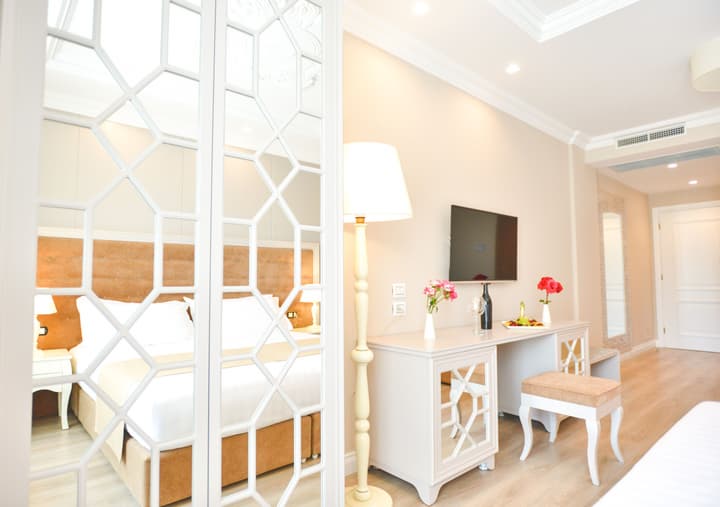 Flower Hotels & Resorts