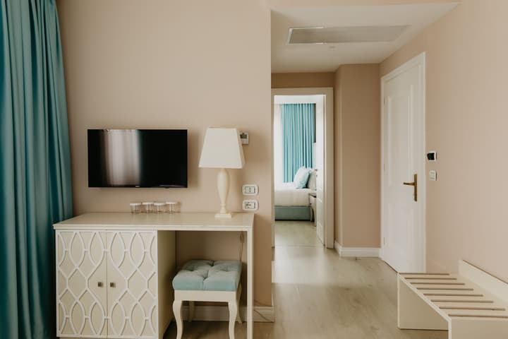Flower Hotels & Resorts