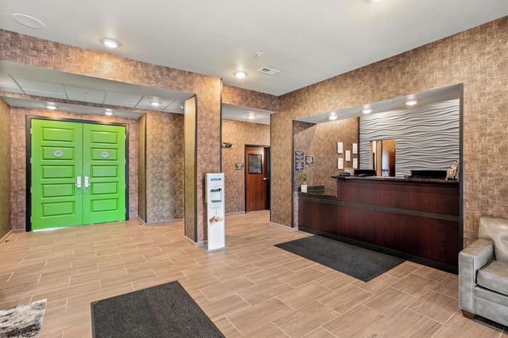 Cobblestone Hotel & Suites - De Pere/Green Bay