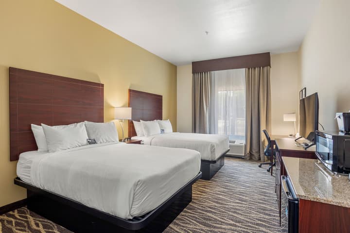 Cobblestone Hotel & Suites - De Pere/Green Bay