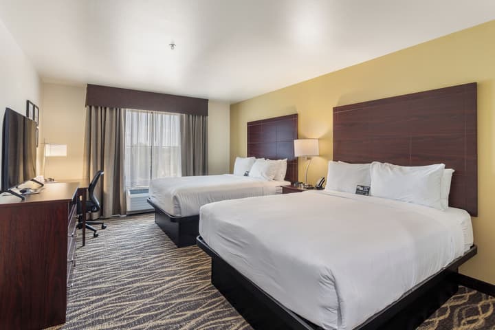Cobblestone Hotel & Suites - De Pere/Green Bay