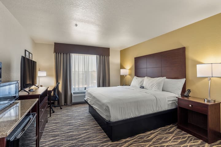 Cobblestone Hotel & Suites - De Pere/Green Bay