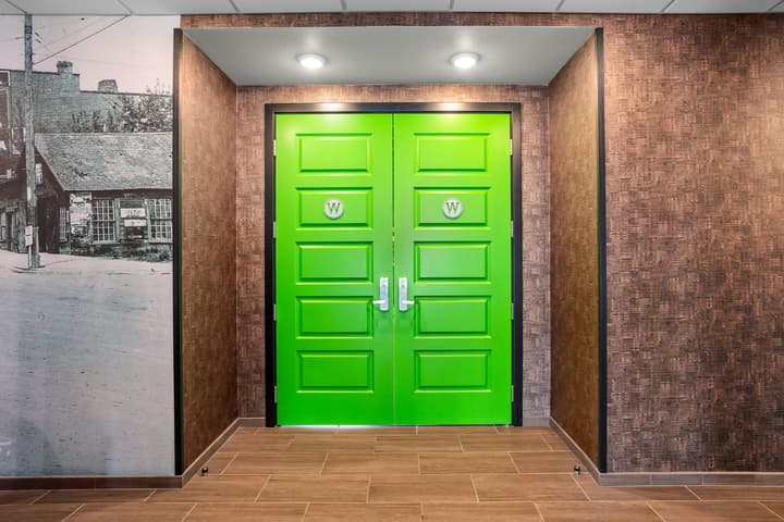 Cobblestone Hotel & Suites - De Pere/Green Bay