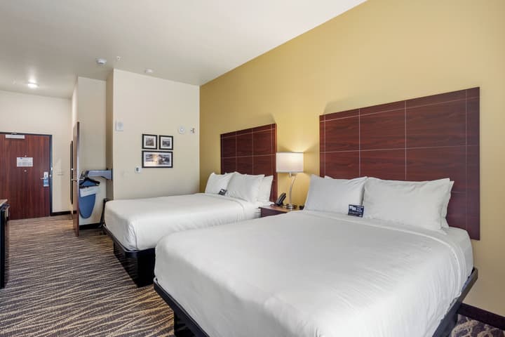 Cobblestone Hotel & Suites - De Pere/Green Bay