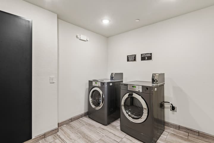 Cobblestone Hotel & Suites - De Pere/Green Bay