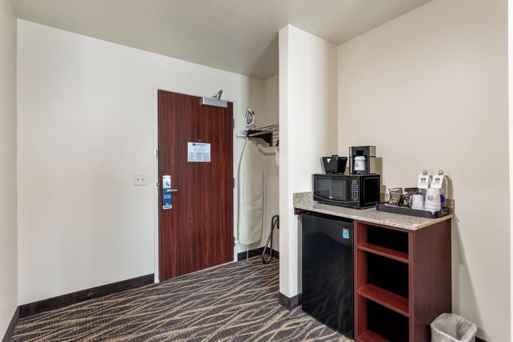 Cobblestone Hotel & Suites - De Pere/Green Bay