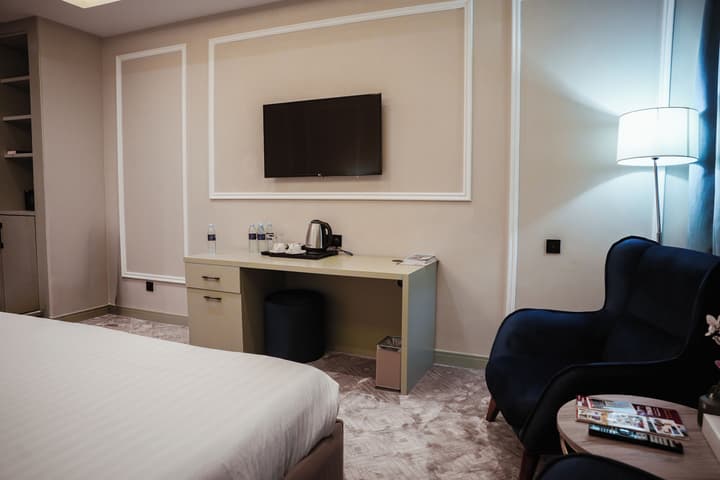 Al Mansour Plaza Hotel