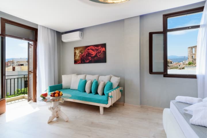 Diamond Suites