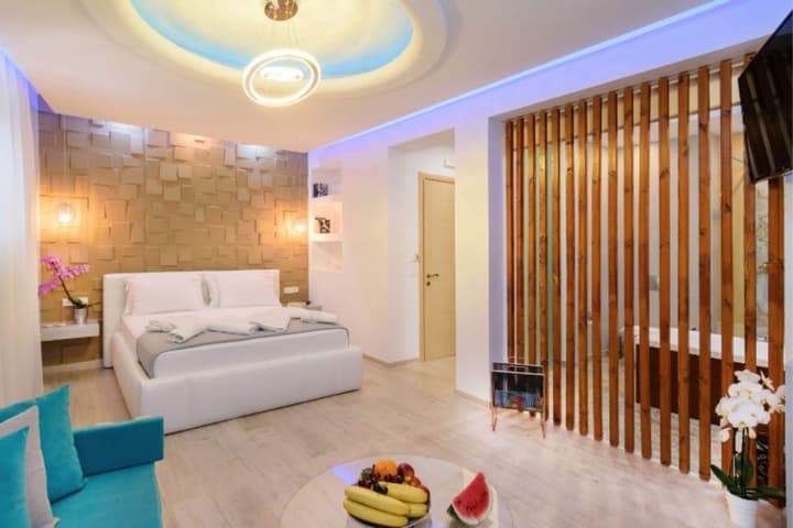 Diamond Suites