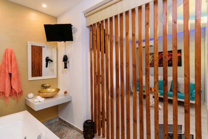 Diamond Suites