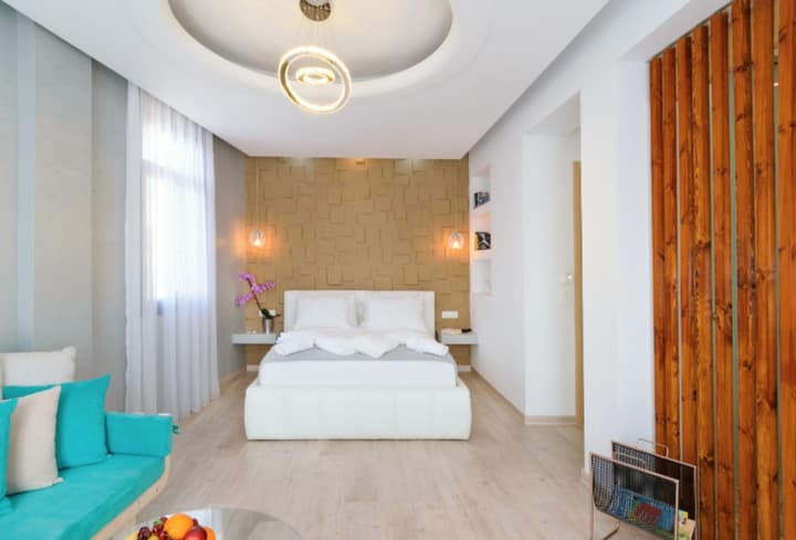 Diamond Suites