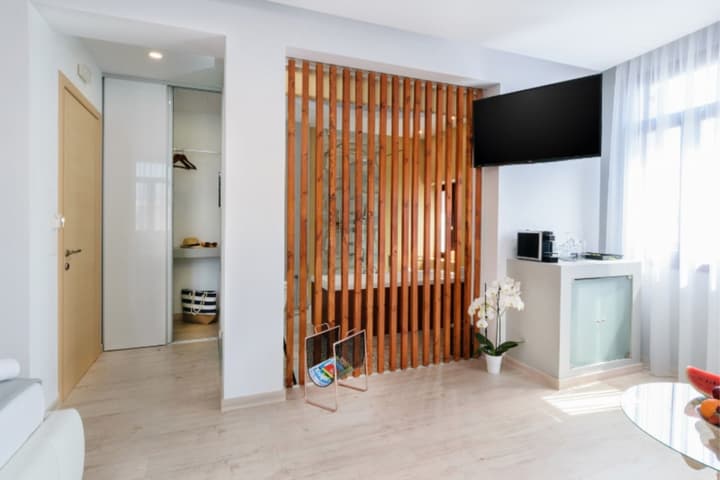 Diamond Suites