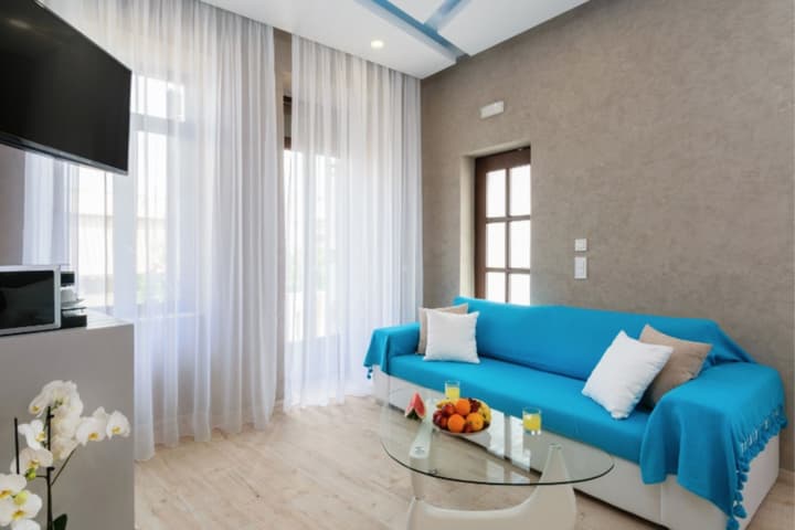 Diamond Suites