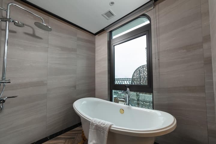 FTE Ba Dinh Hotel