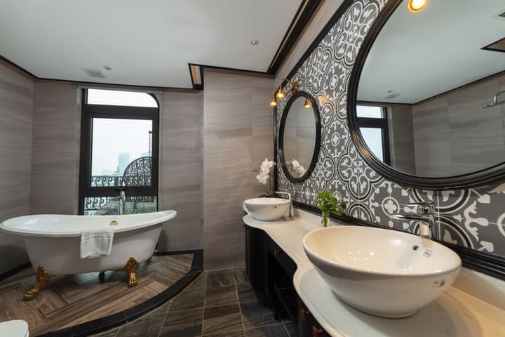 FTE Ba Dinh Hotel