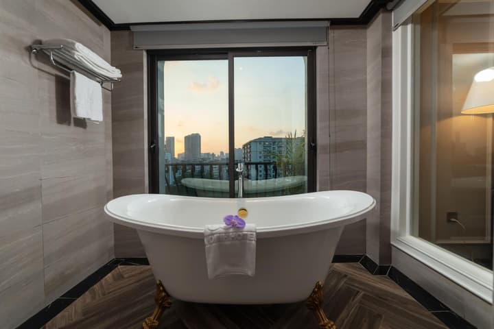 FTE Ba Dinh Hotel