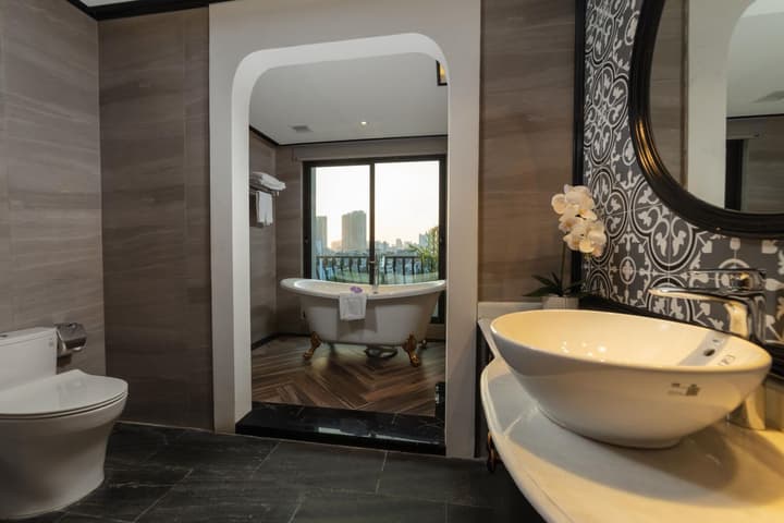 FTE Ba Dinh Hotel