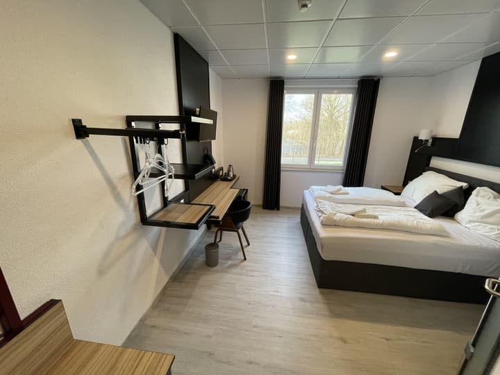Yebs Hotel