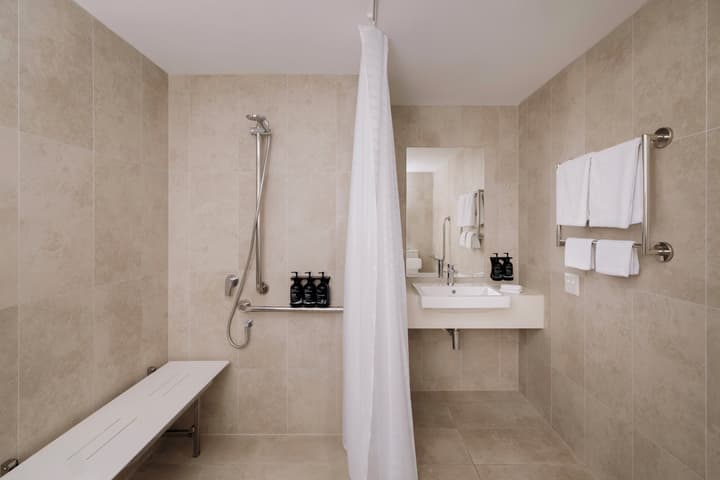 Holiday Inn & Suites Sunshine Coast by IHG