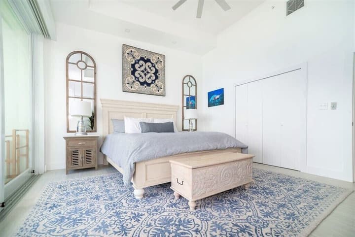 Cayman Luxury Rentals at Lighthouse Point Residences