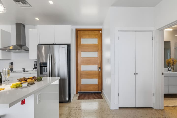 Cayman Luxury Rentals at Lighthouse Point Residences