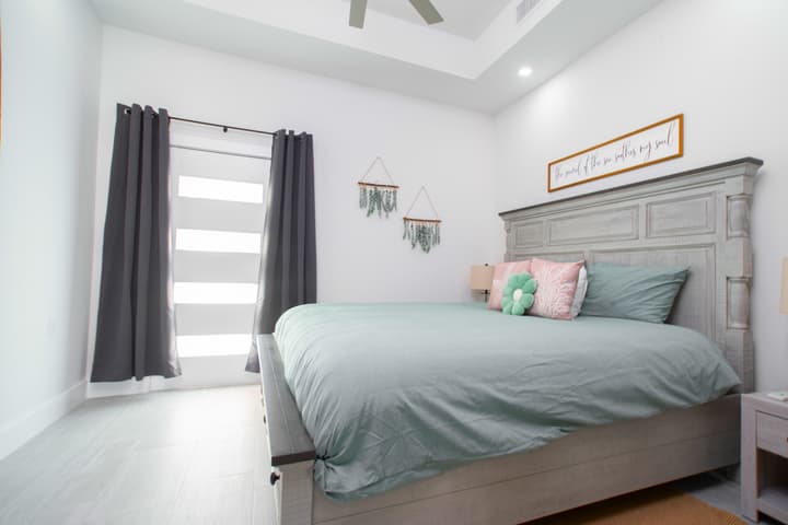 Cayman Luxury Rentals at Lighthouse Point Residences