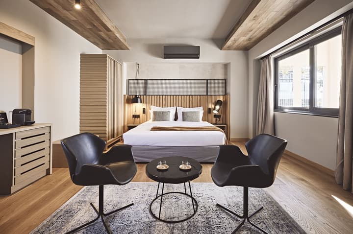 Cama Luxury Suites Glyfada